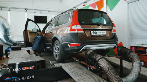  Volvo XC70 2014 года с мотором D4 2.0