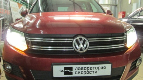 Чип-тюнинг APR с установка даунпайпа на Volkswagen Tiguan 2.0 TSI AT 200hp 2013 года выпуска