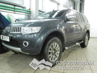 Mitsubishi Pajero Sport 2.5 TD 178hp 2013 года (Фото 2)